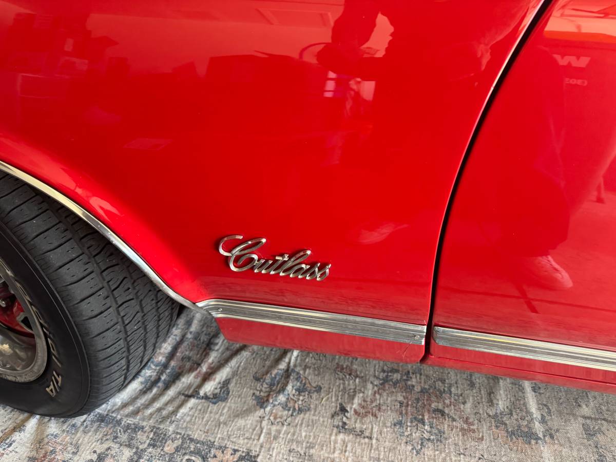 Oldsmobile-Cutlass-supreme-1971-red-11