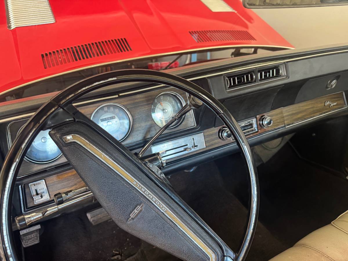 Oldsmobile-Cutlass-supreme-1971-red-15