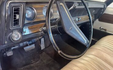 Oldsmobile-Cutlass-supreme-1971-red-18