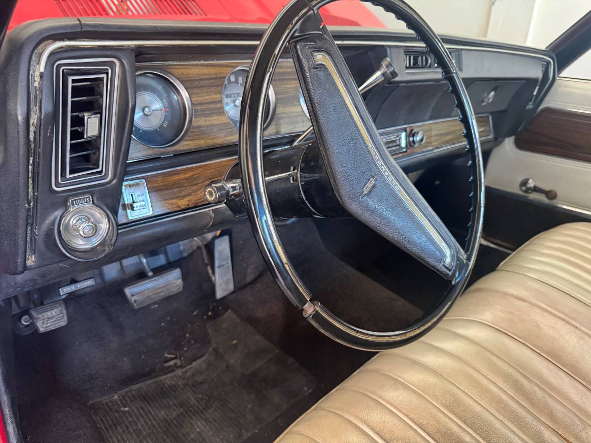 Oldsmobile-Cutlass-supreme-1971-red-18
