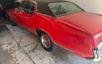 Oldsmobile Cutlass supreme  1971 red