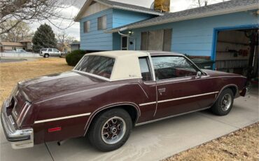 Oldsmobile-Cutlass-supreme-1978-red-2