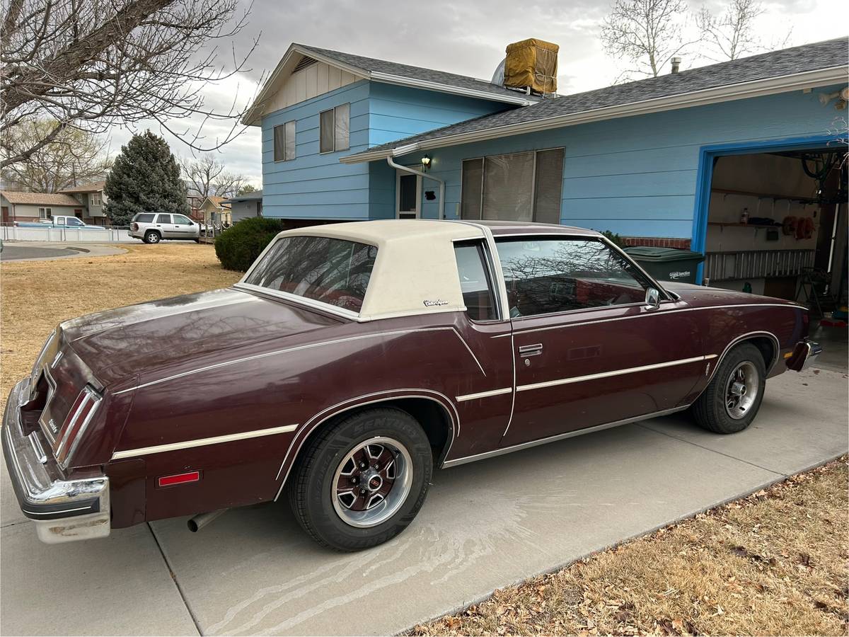 Oldsmobile-Cutlass-supreme-1978-red-2