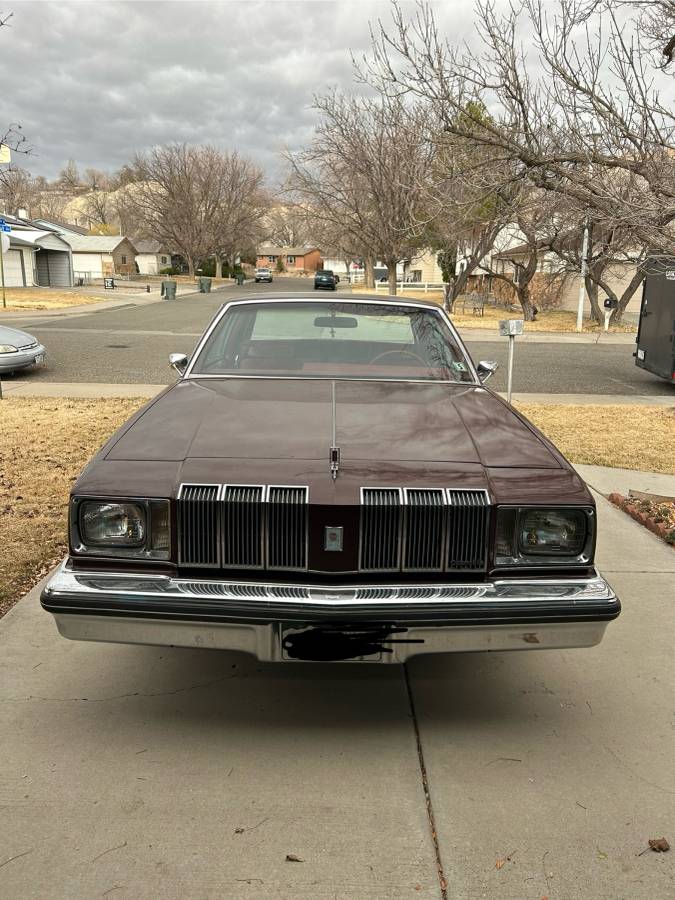 Oldsmobile-Cutlass-supreme-1978-red-3