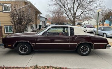 Oldsmobile-Cutlass-supreme-1978-red