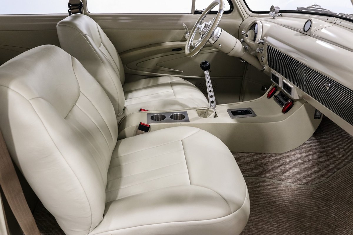 Oldsmobile-Eighty-Eight-1951-Coupe-18