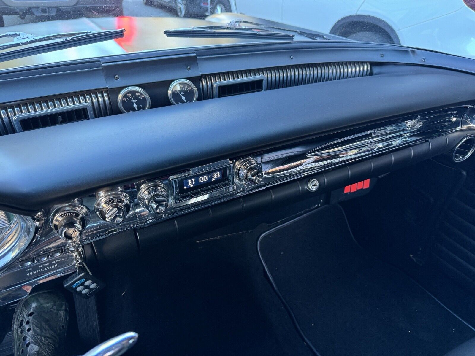 Oldsmobile-Eighty-Eight-1957-Coupe-22