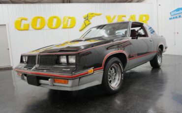 Oldsmobile-Hurst-15th-Anniversary-1983-1