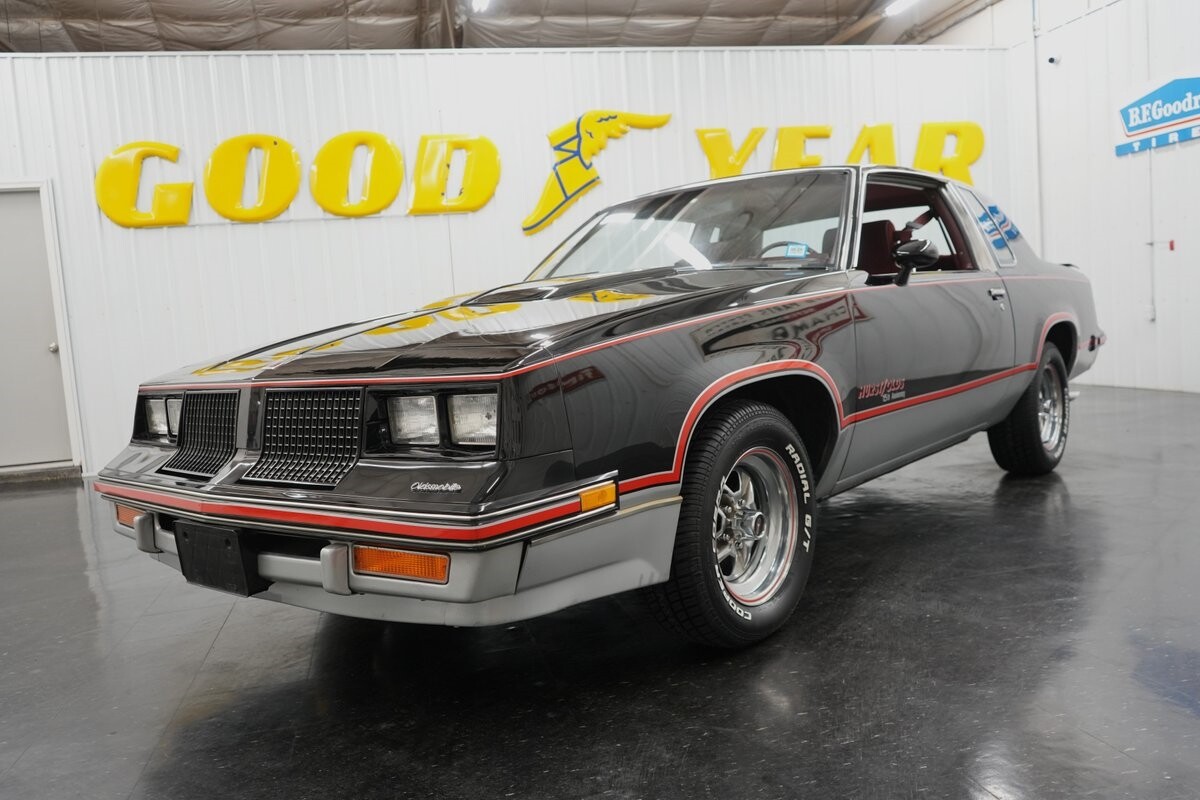 Oldsmobile-Hurst-15th-Anniversary-1983-1