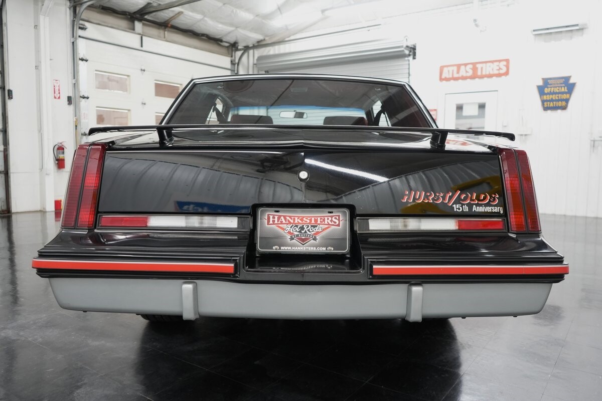 Oldsmobile-Hurst-15th-Anniversary-1983-12