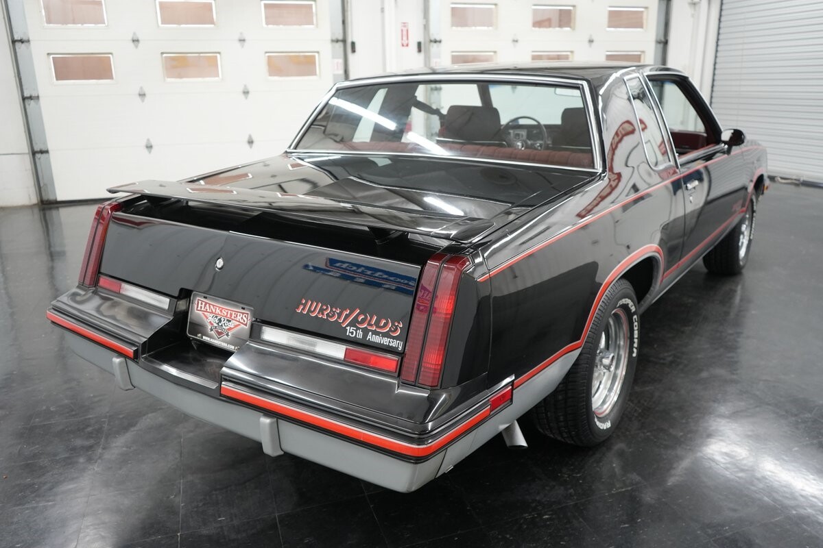 Oldsmobile-Hurst-15th-Anniversary-1983-15