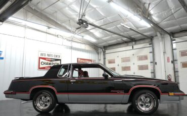 Oldsmobile-Hurst-15th-Anniversary-1983-18