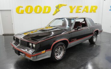 Oldsmobile-Hurst-15th-Anniversary-1983-2
