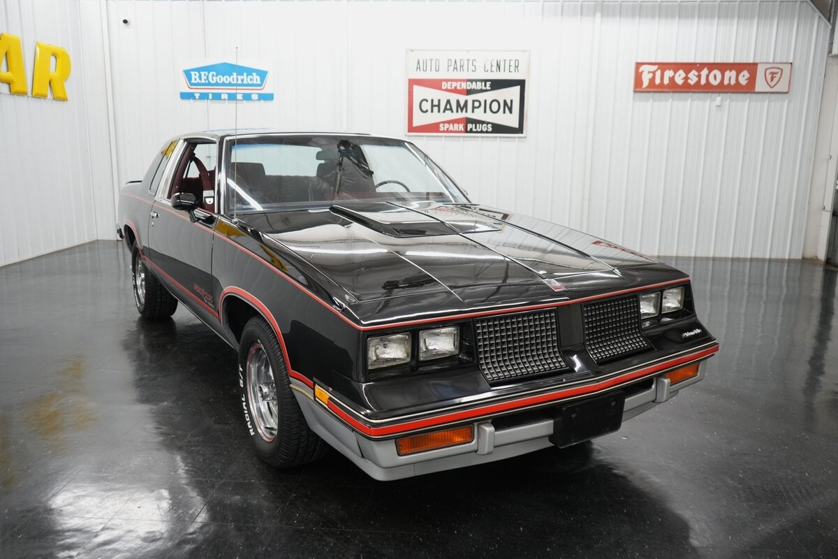 Oldsmobile-Hurst-15th-Anniversary-1983-21
