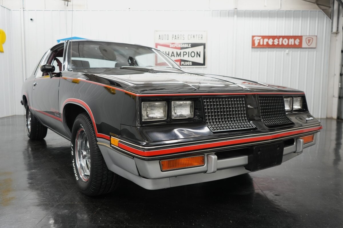 Oldsmobile-Hurst-15th-Anniversary-1983-22