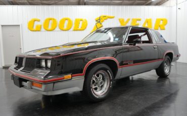 Oldsmobile-Hurst-15th-Anniversary-1983-3