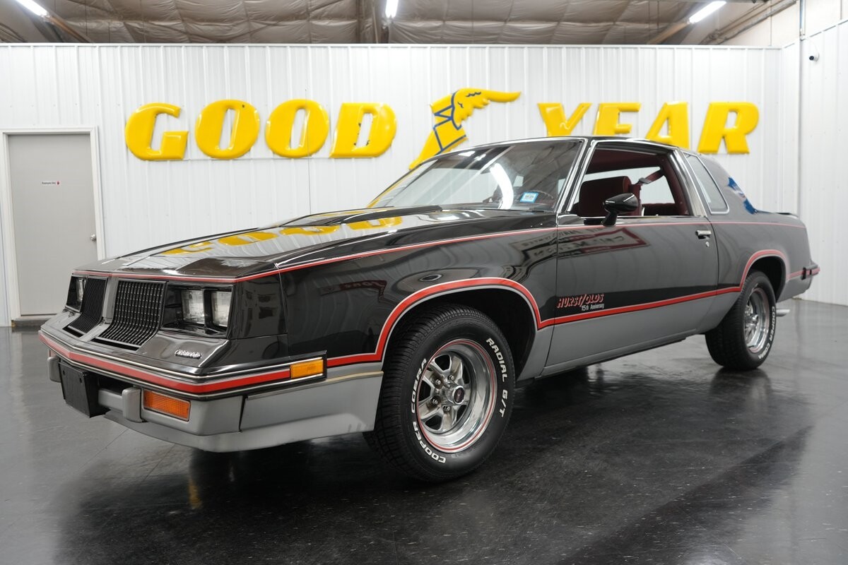 Oldsmobile-Hurst-15th-Anniversary-1983-3