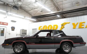 Oldsmobile-Hurst-15th-Anniversary-1983-5