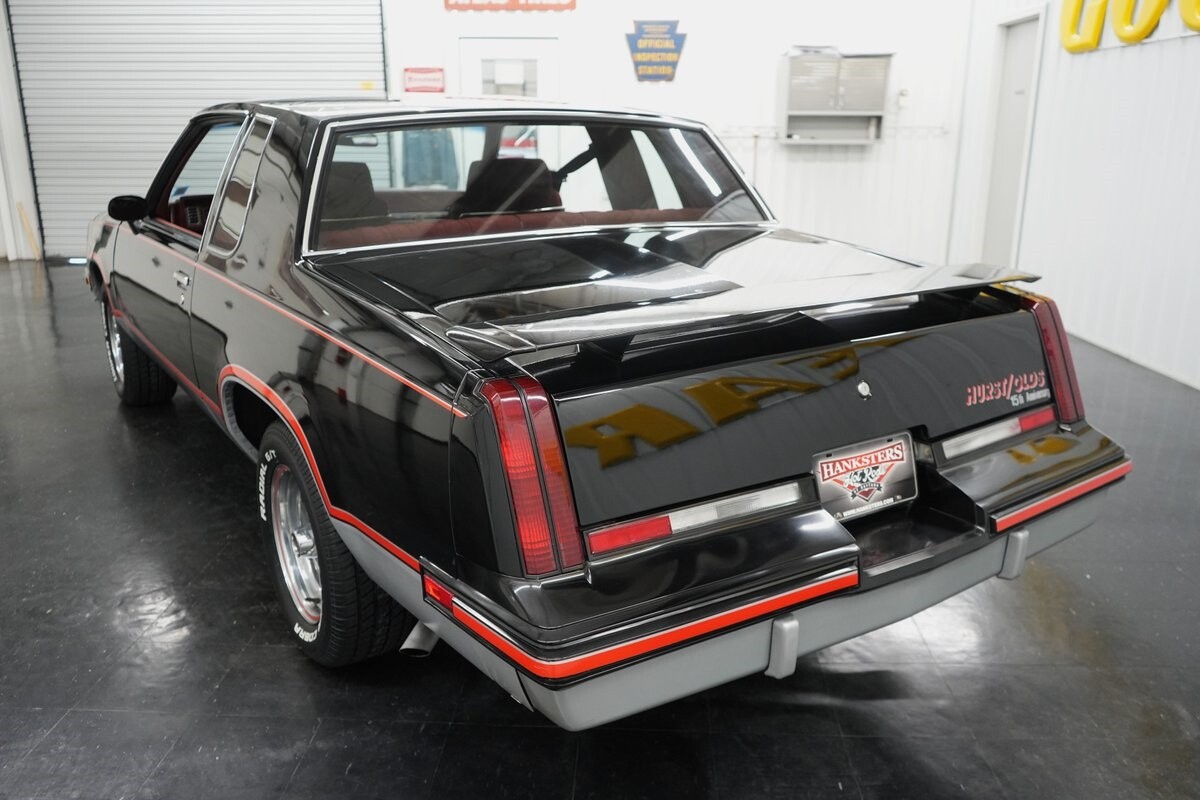 Oldsmobile-Hurst-15th-Anniversary-1983-6