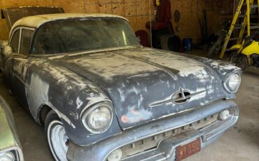 Oldsmobile-Ninety-Eight-1957-Sedan-12