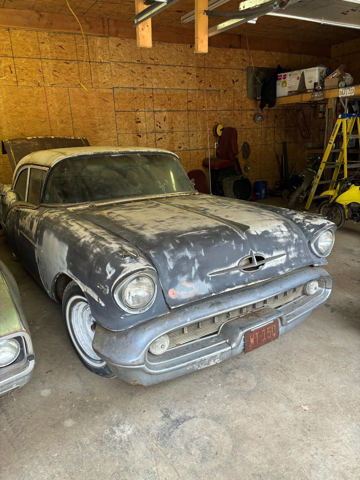 Oldsmobile-Ninety-Eight-1957-Sedan-12