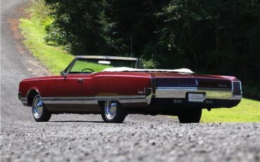 Oldsmobile-Ninety-Eight-1965-CONVERTIBLE-2