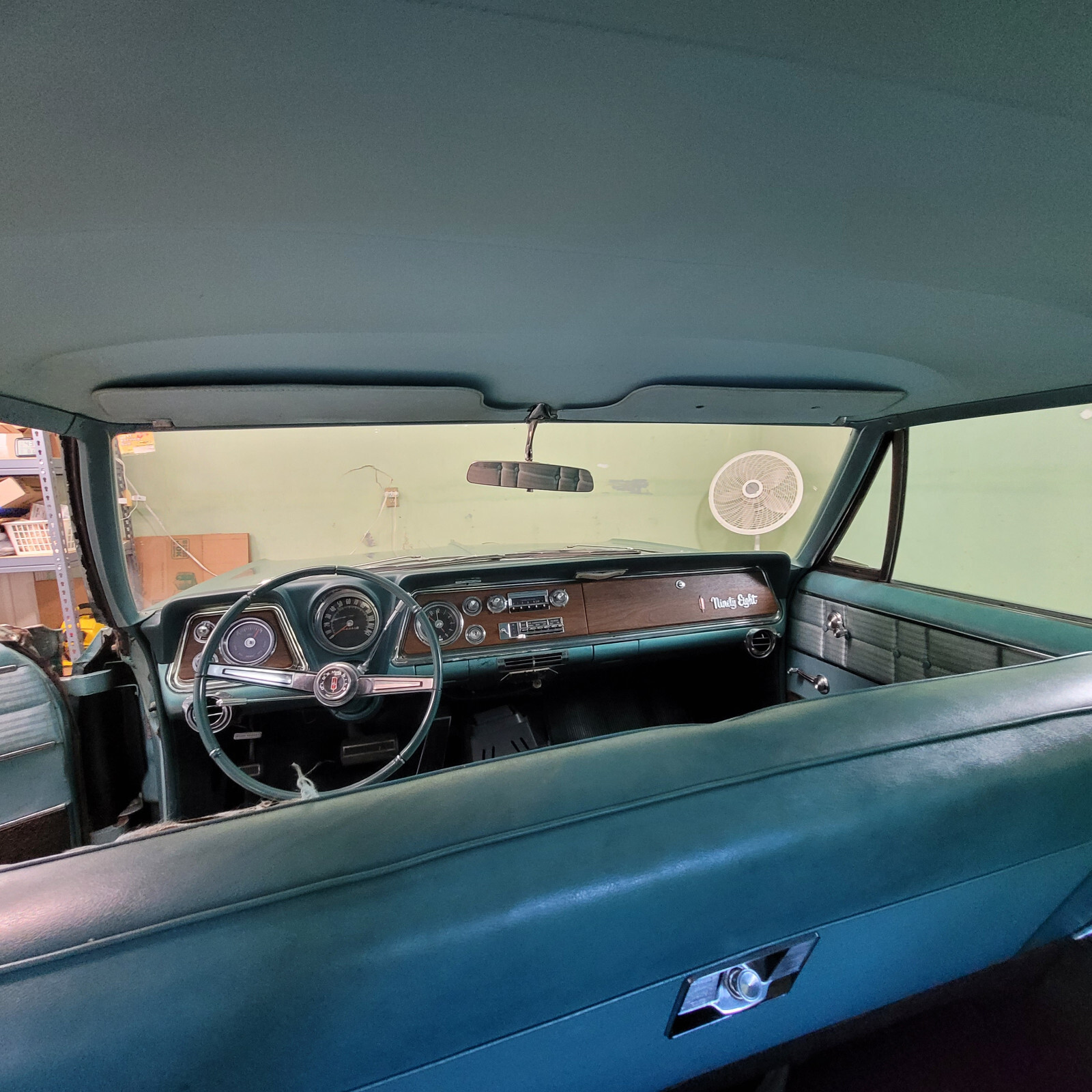Oldsmobile-Ninety-Eight-1965-Sedan-11