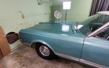 Oldsmobile-Ninety-Eight-1965-Sedan-2