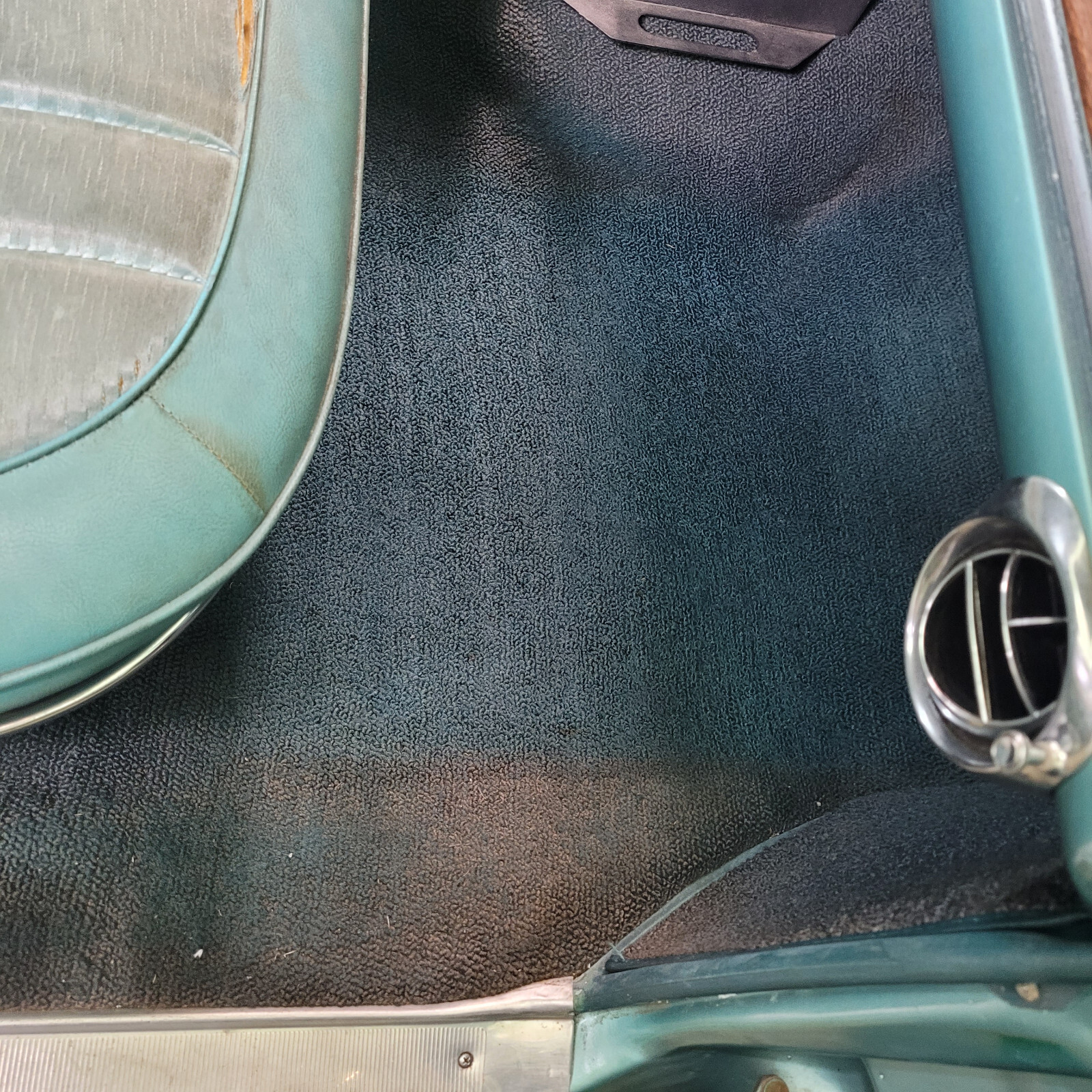 Oldsmobile-Ninety-Eight-1965-Sedan-20