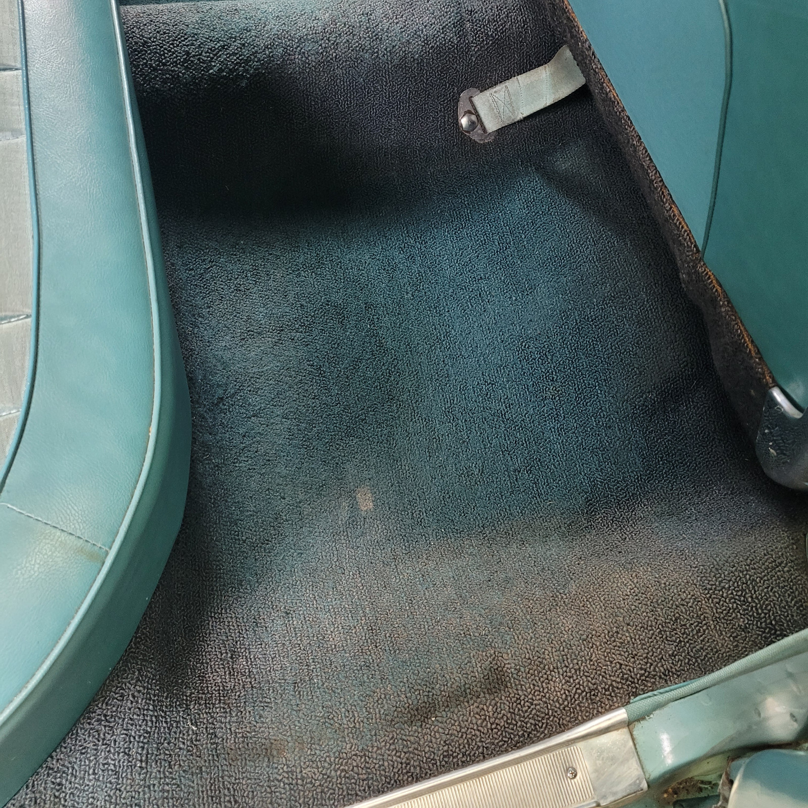 Oldsmobile-Ninety-Eight-1965-Sedan-22