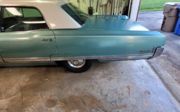 Oldsmobile-Ninety-Eight-1965-Sedan-3