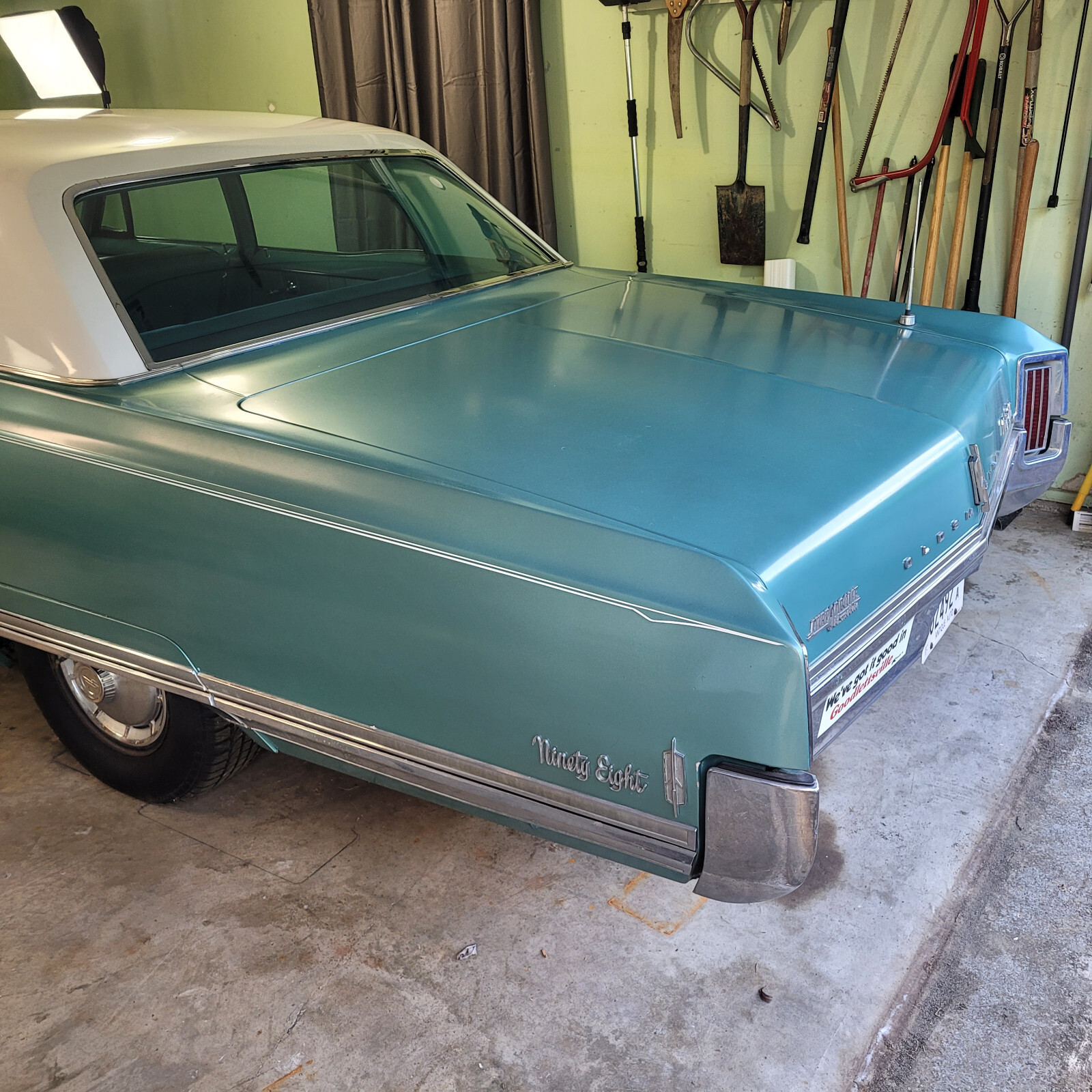 Oldsmobile-Ninety-Eight-1965-Sedan-4