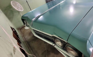 Oldsmobile-Ninety-Eight-1965-Sedan-6