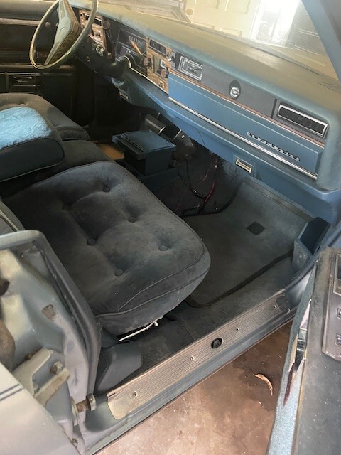 Oldsmobile-Ninety-Eight-1976-Sedan-11