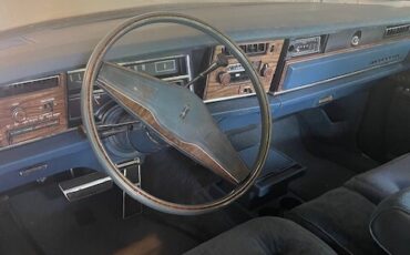Oldsmobile-Ninety-Eight-1976-Sedan-15