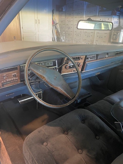 Oldsmobile-Ninety-Eight-1976-Sedan-15
