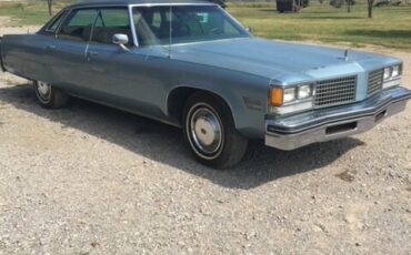 Oldsmobile-Ninety-Eight-1976-Sedan-9