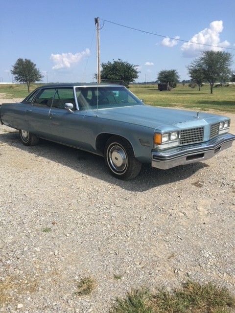Oldsmobile-Ninety-Eight-1976-Sedan-9