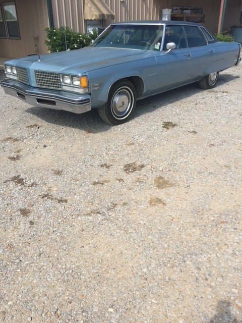 Oldsmobile-Ninety-Eight-1976-Sedan
