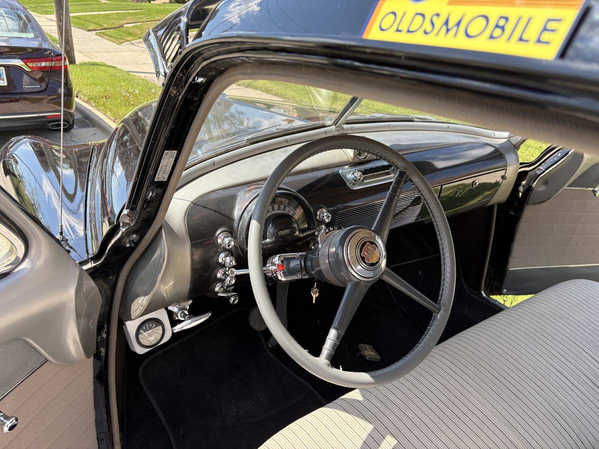 Oldsmobile-Series-76-2dr-sedan-1950-black-1