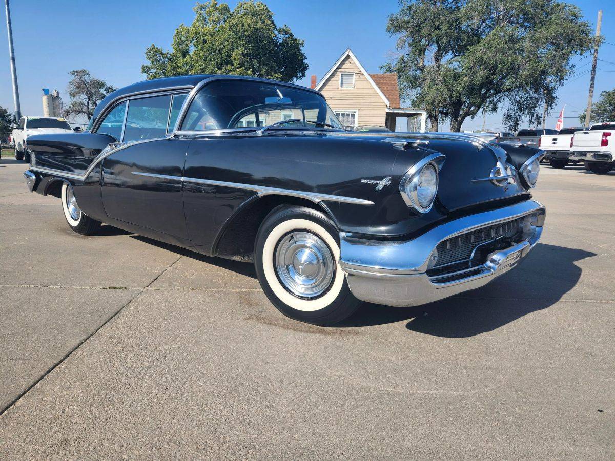 Oldsmobile-Super-88-1957-black-1