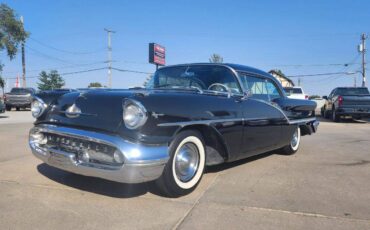 Oldsmobile-Super-88-1957-black-13