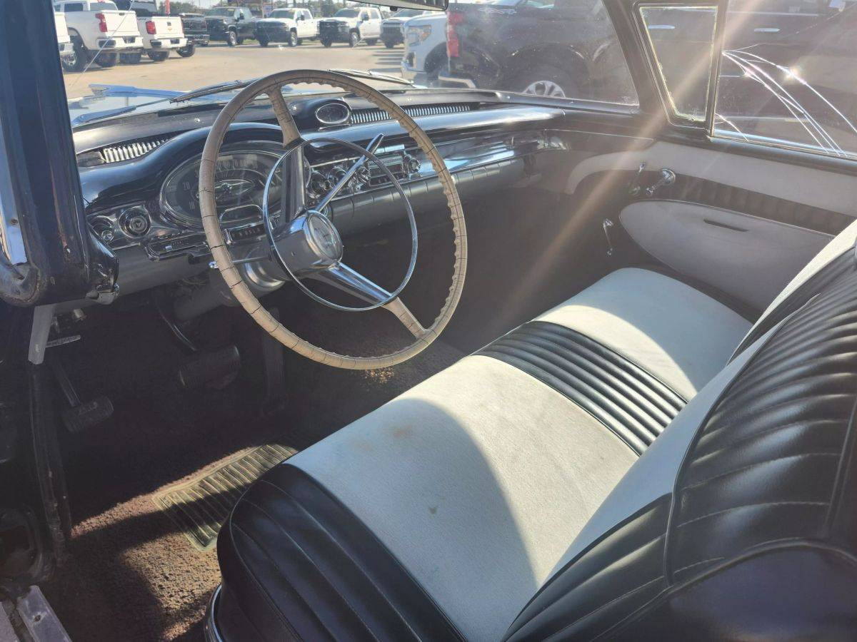 Oldsmobile-Super-88-1957-black-15