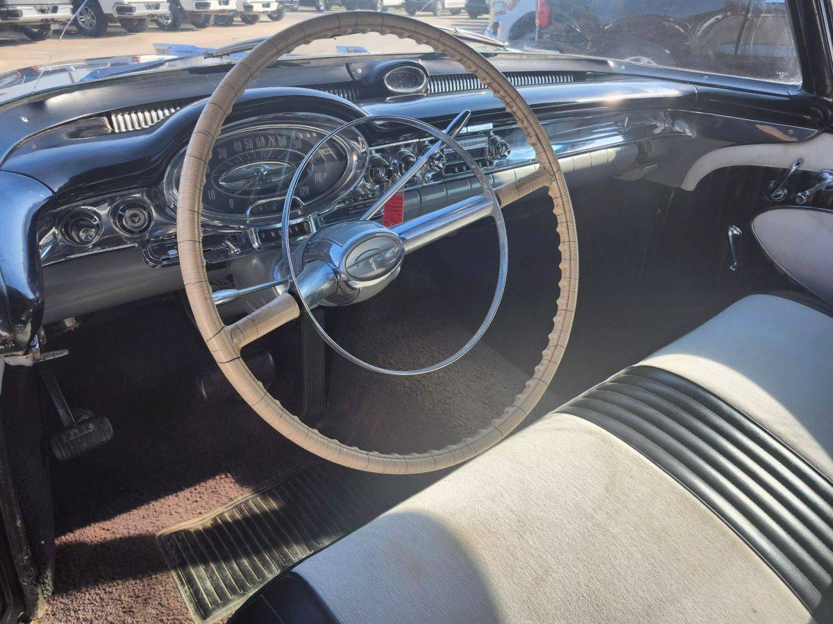 Oldsmobile-Super-88-1957-black-16