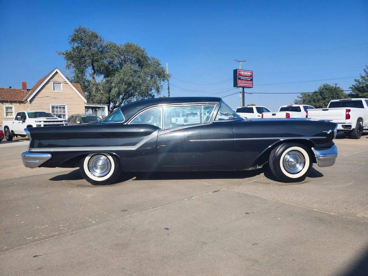 Oldsmobile-Super-88-1957-black-2