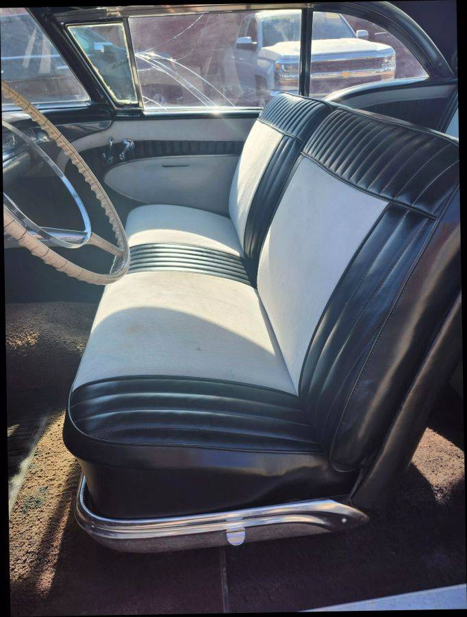 Oldsmobile-Super-88-1957-black-21