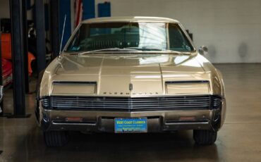 Oldsmobile-Toronado-Deluxe-1966-2-Door-Hardtop-12