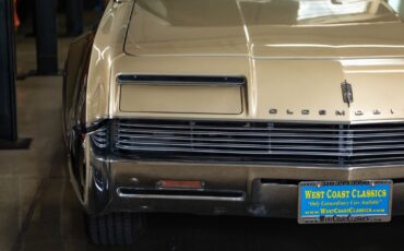 Oldsmobile-Toronado-Deluxe-1966-2-Door-Hardtop-13