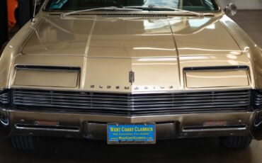 Oldsmobile-Toronado-Deluxe-1966-2-Door-Hardtop-14