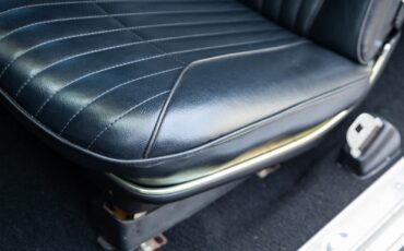 Oldsmobile-Toronado-Deluxe-1966-2-Door-Hardtop-27